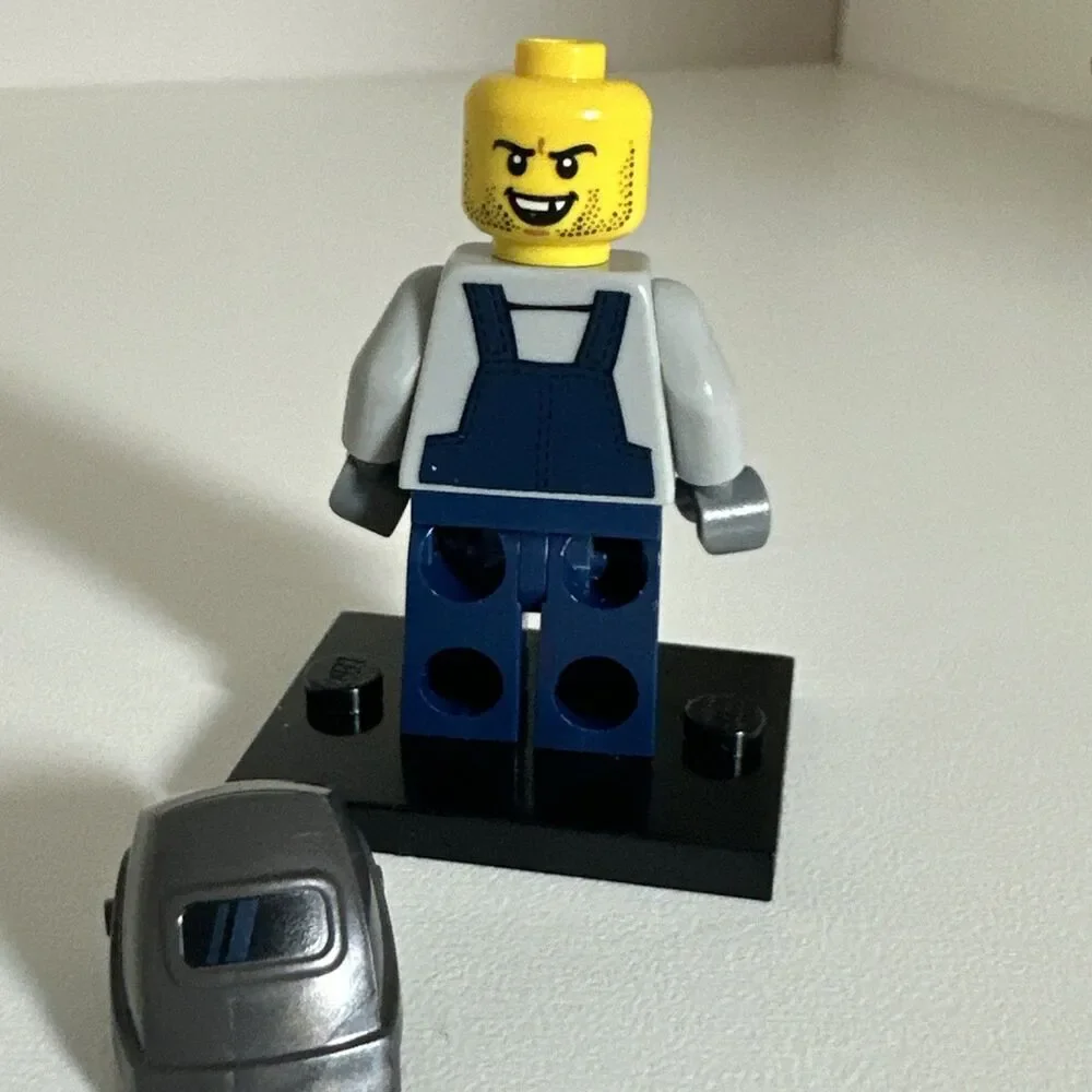 Lego CMF Series 11 - Welder Minifigure  (col11-10) 71002